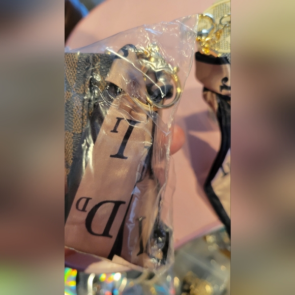 Checkered Cylinder Bag Set - Black and Cream - Picture 3 of 3